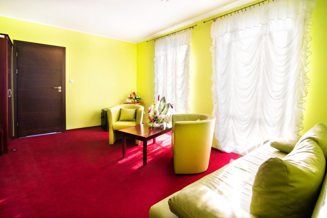 Hotel Platinum Hrubieszow Eksteriør billede